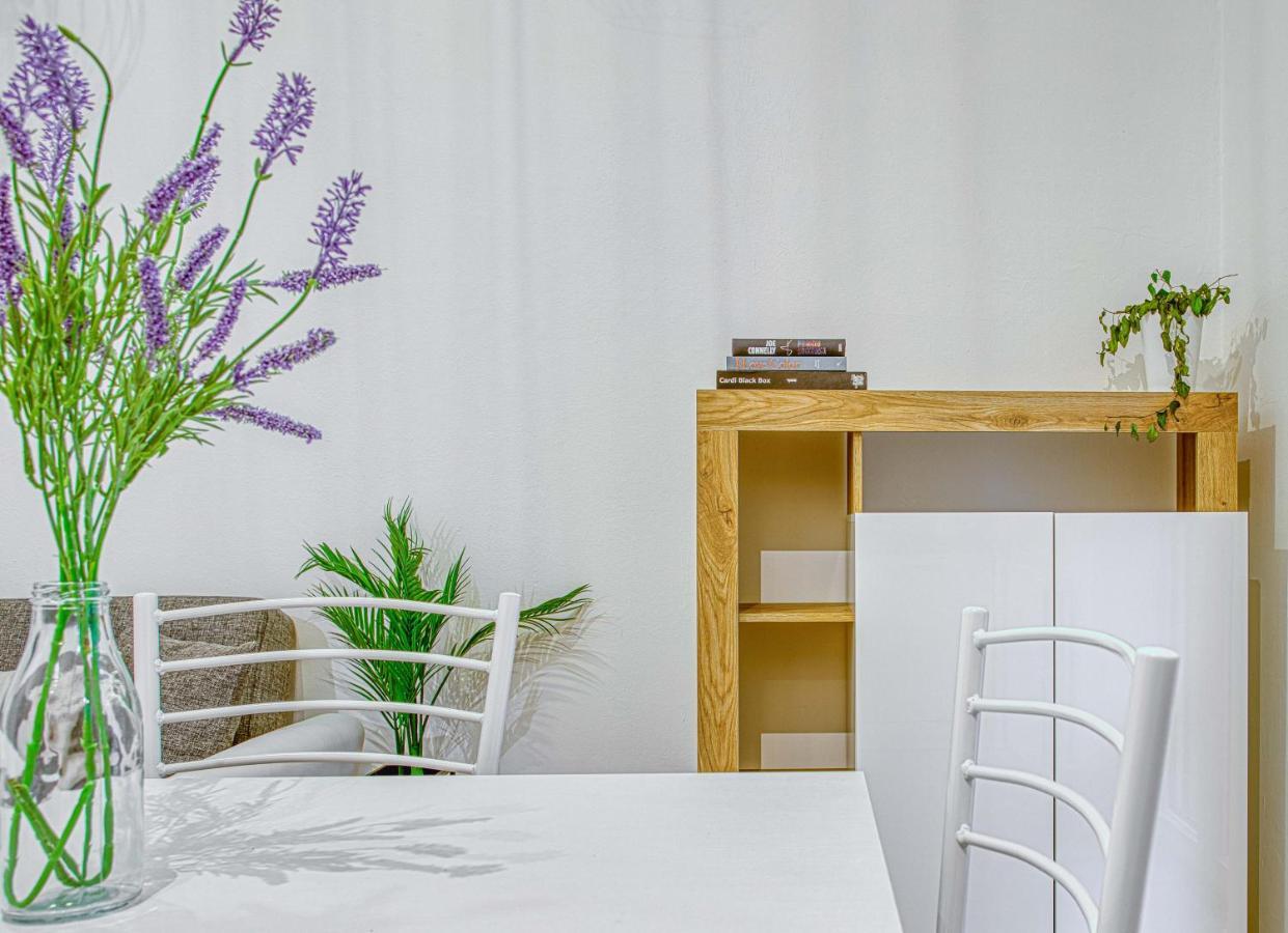 Joivy Warm And Inviting Flat With Balcony Milão Exterior foto
