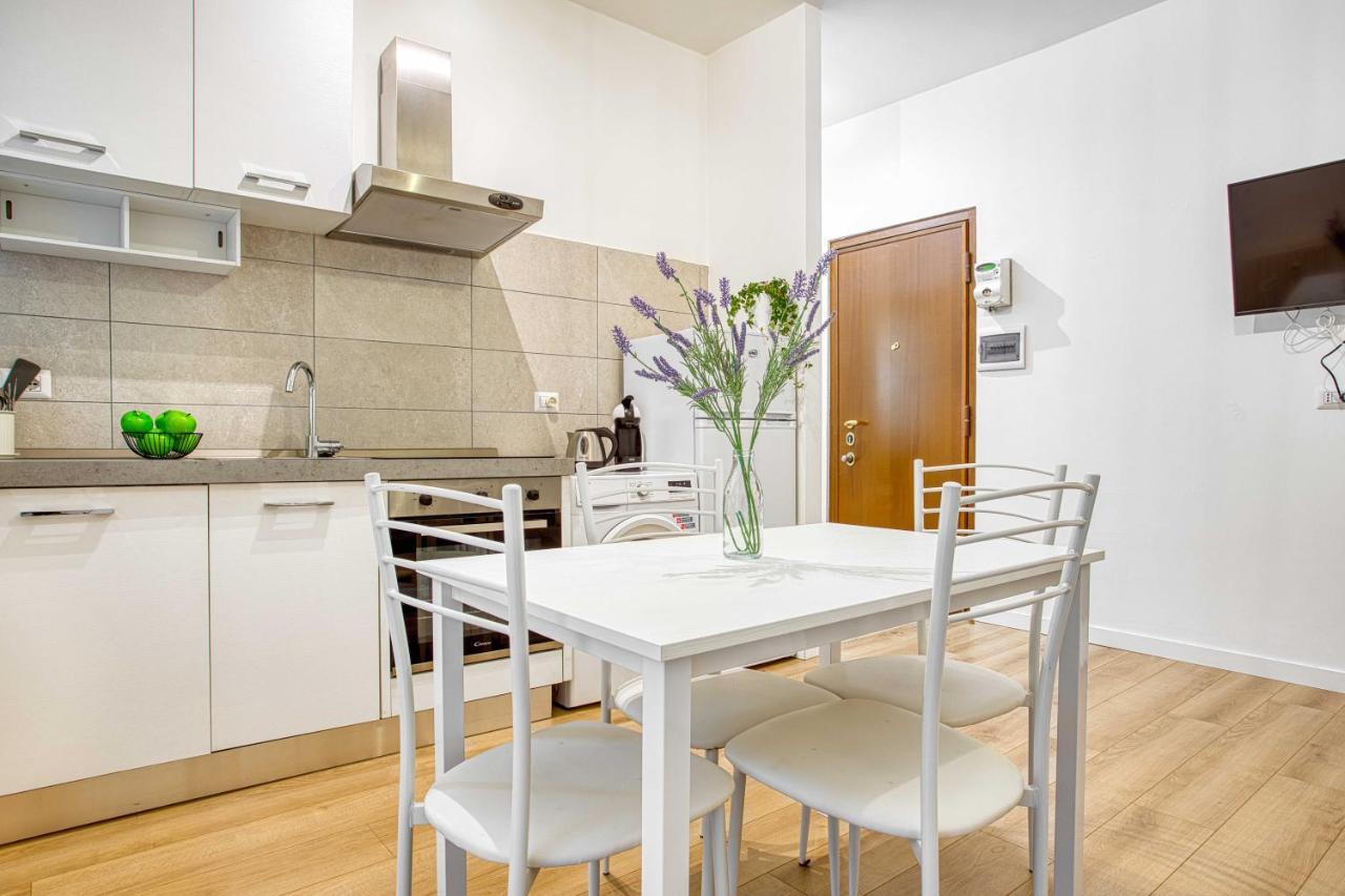 Joivy Warm And Inviting Flat With Balcony Milão Exterior foto
